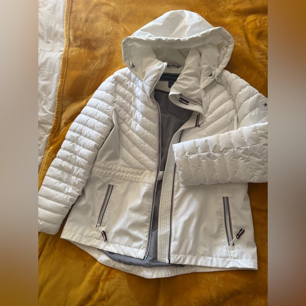 Tommy Hilfiger Women's White Puffer Jacket Sz Large Like New Cinch waist